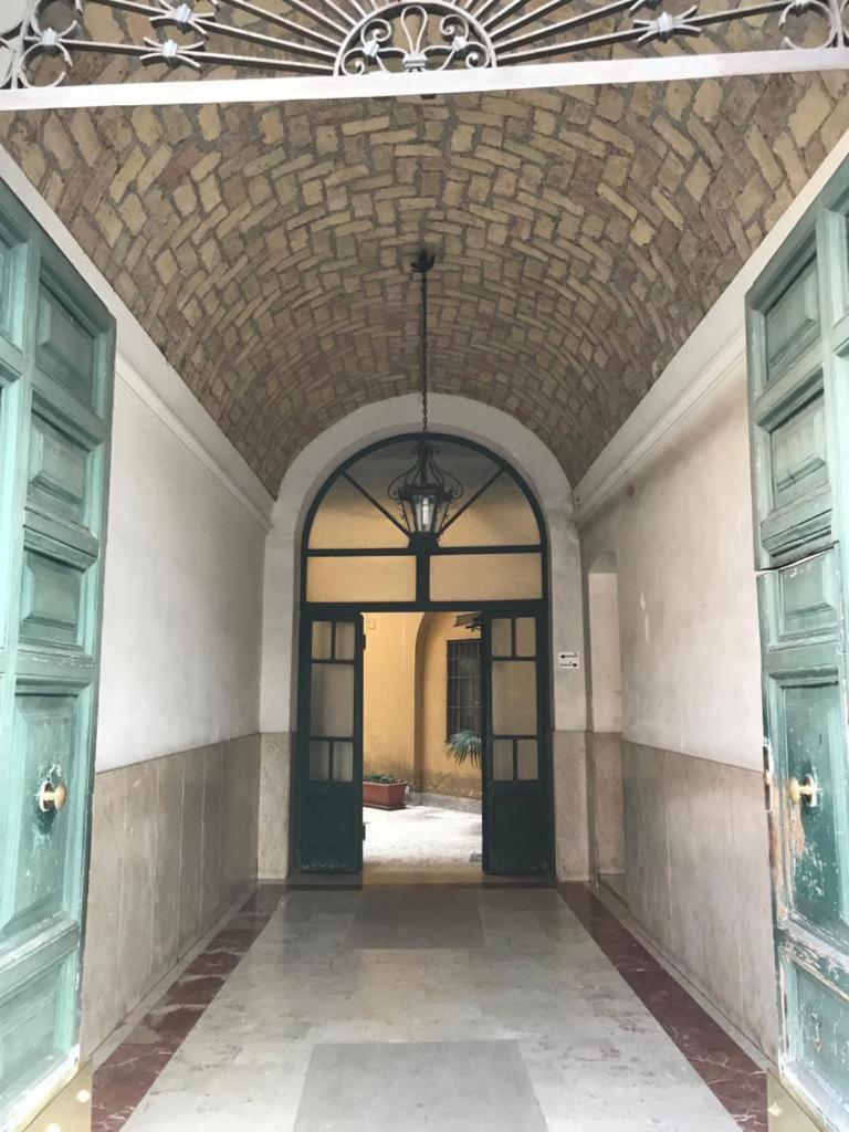 Midtown Trastevere Рим Экстерьер фото